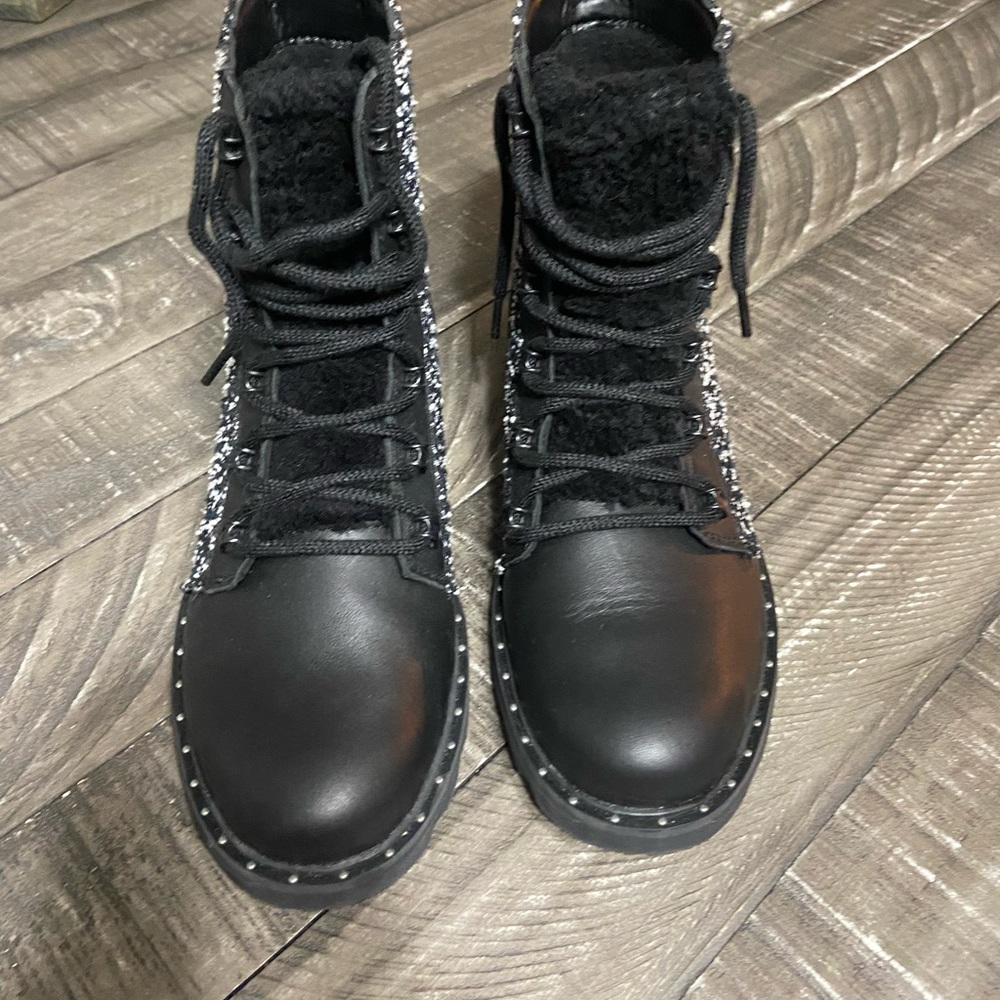 Womens sorel Lennox water proof boot. Size 10